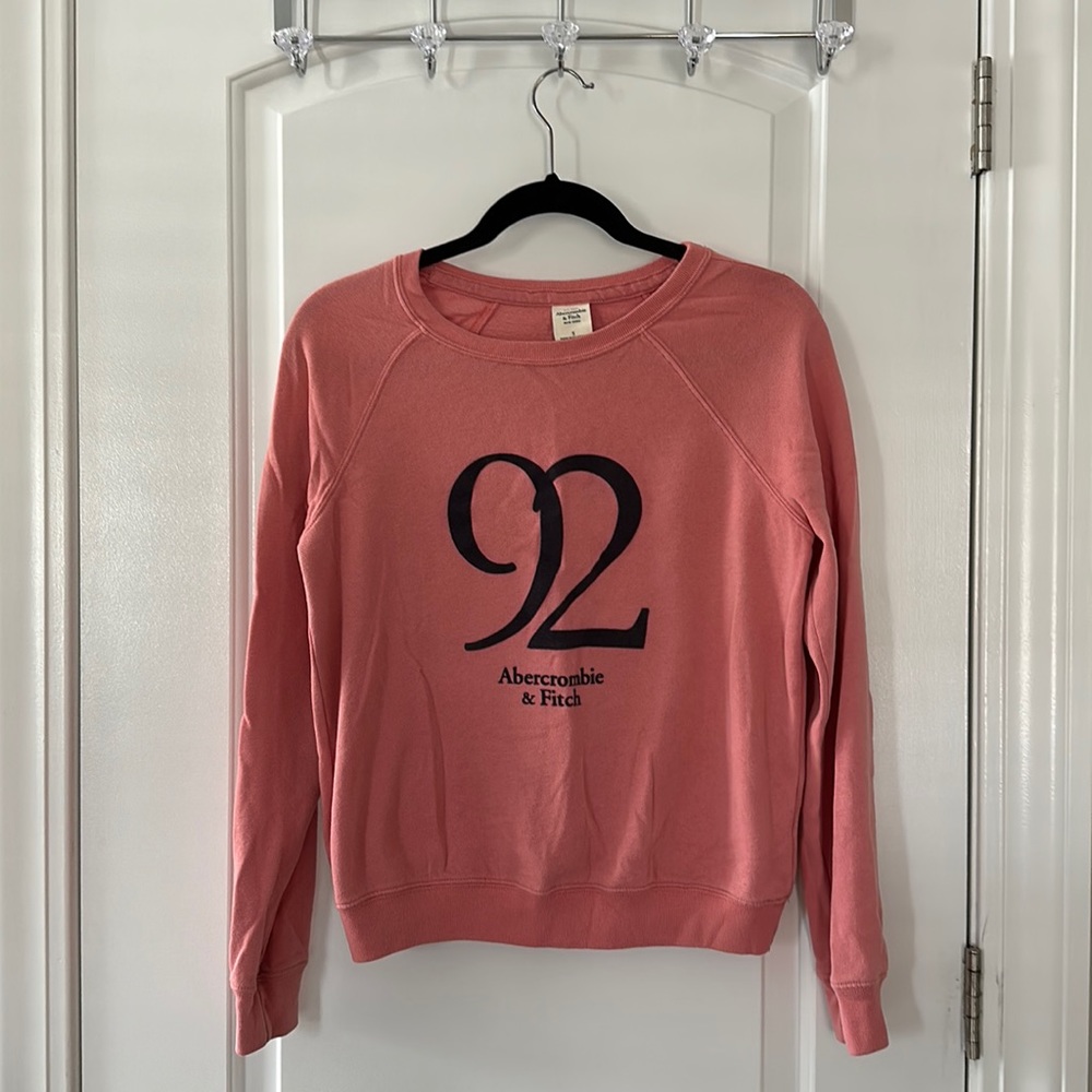 Abercrombie & Fitch Women’s crewneck pullover sweatshirt in blush pink, Size: S